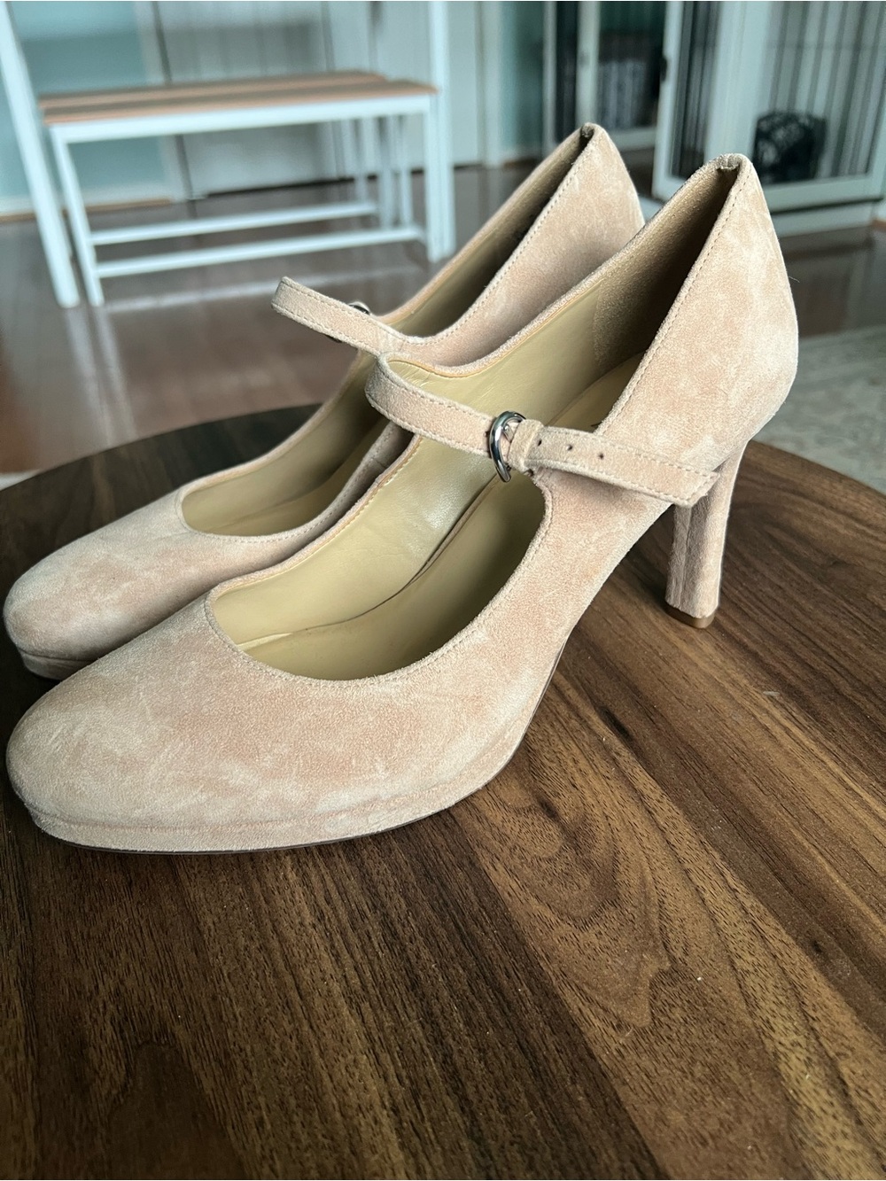 Naturalizer pink suede pumps